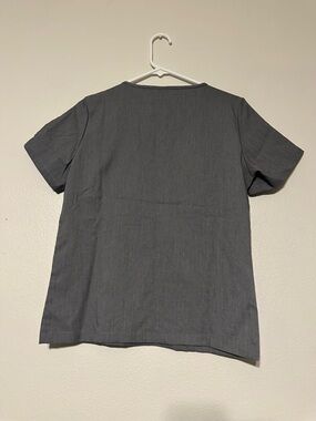 Women’s light grey scrub set